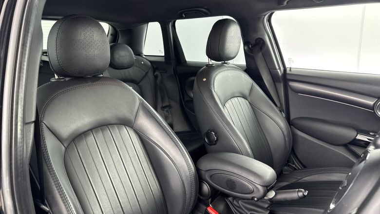 MINI Hatchback 1.5 Cooper Exclusive 5dr Petrol Hatchback